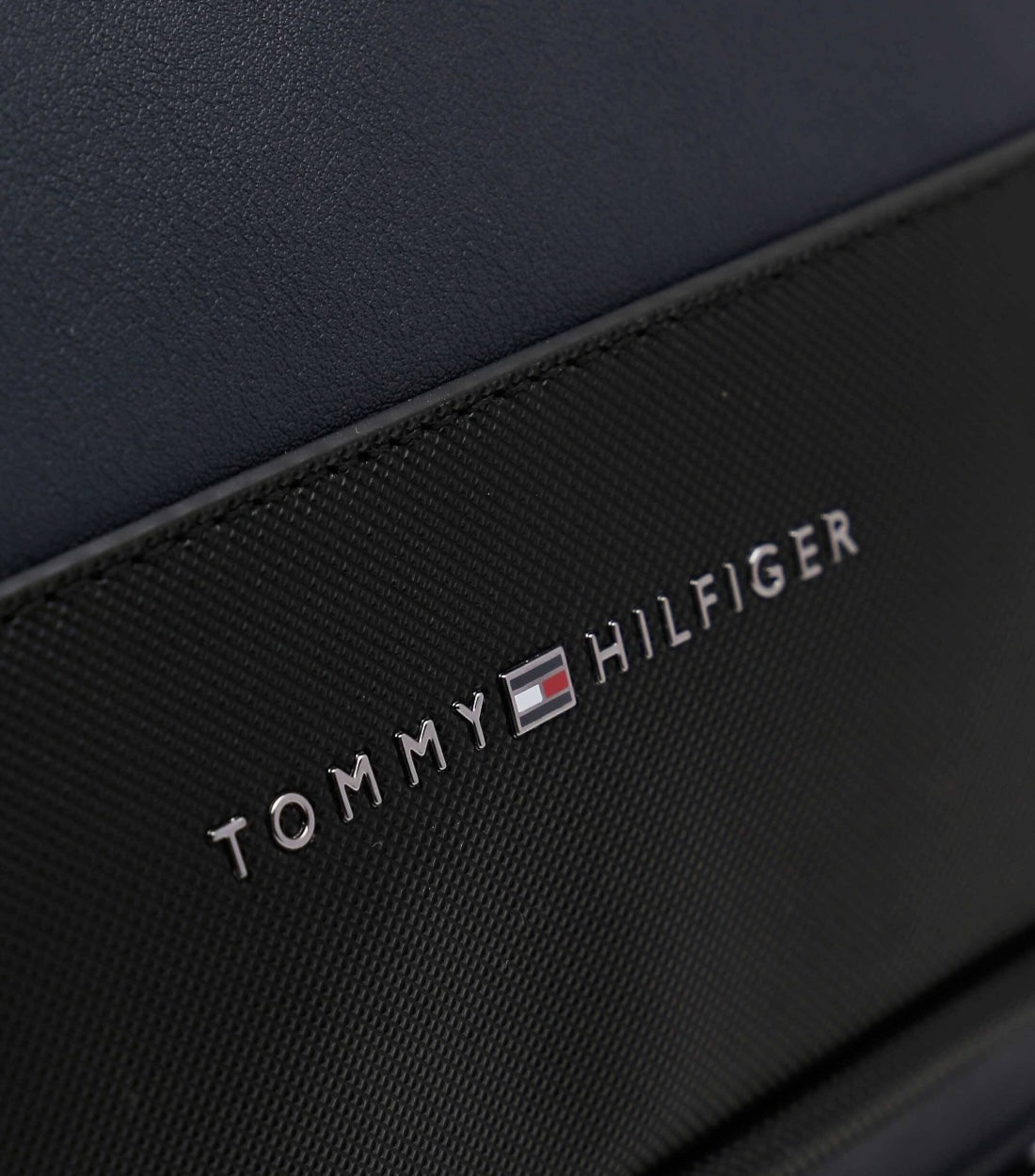 Tommy Hilfiger Stijlvolle Blauwe Rugzak voor Laptop met Urban Design