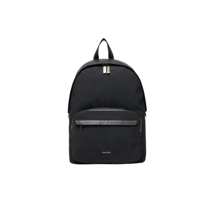 Calvin Klein Black debe redondear la mochila