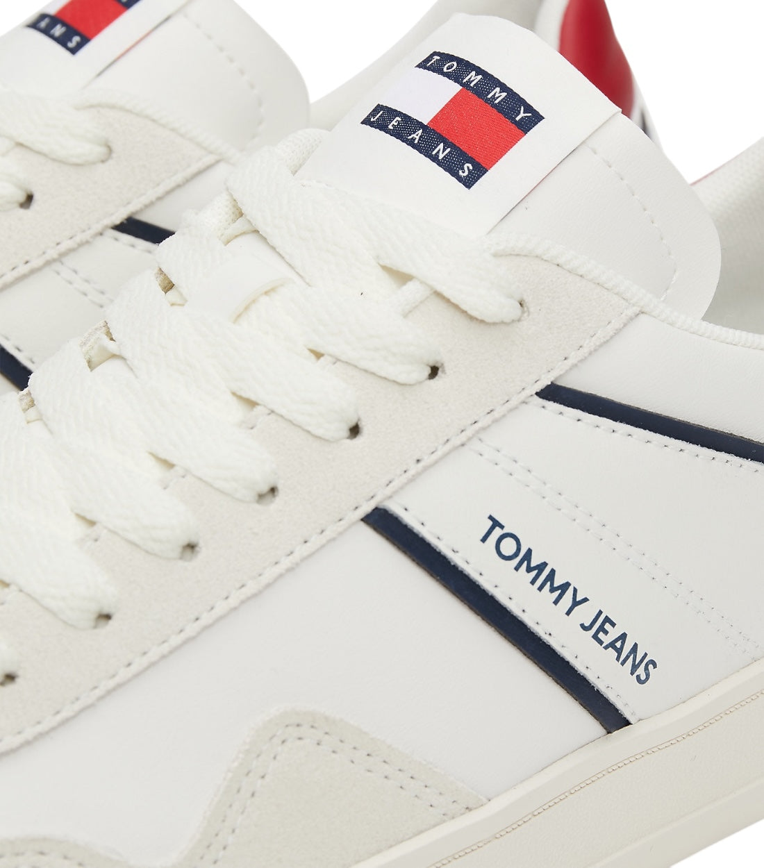 Tommy Hilfiger Wit Retro Suède Sneaker Met Cupsole